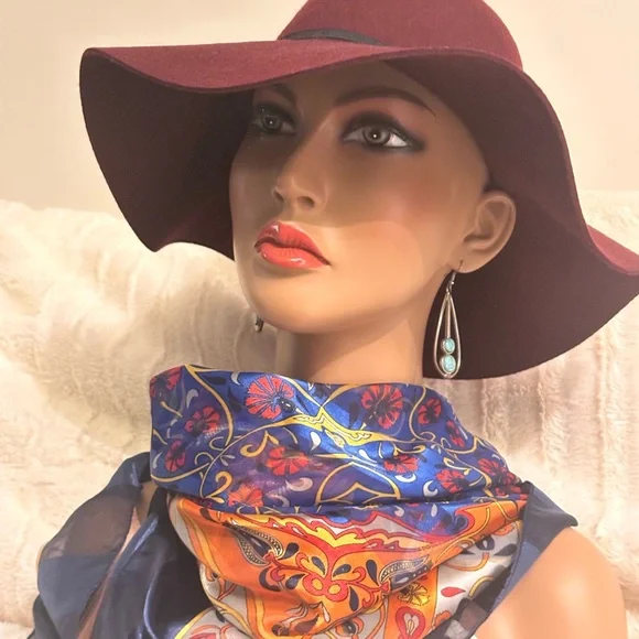 Old Navy Ladies Wide Brim Floppy Hat - Picture 4 of 6